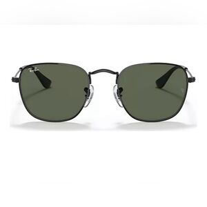 Children’s Ray-Ban Jr Sunglasses.